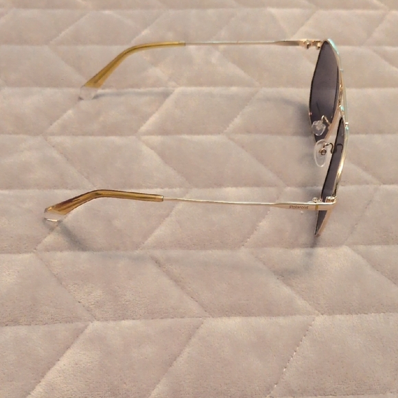 Polaroid Gold and Black Aviator Sunglasses with Double Bridge - Picture 4 of 4